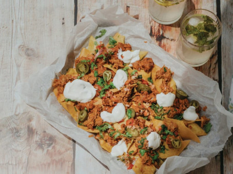 Classic Loaded Nachos Pulled Chicken