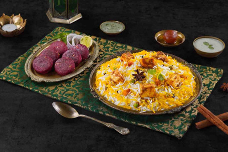 Combo de celebración en solitario con kebabs de remolacha Paneer Subz Biryani