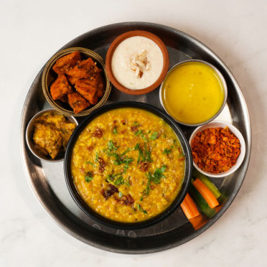 Ajo Deluxe Tadka Khichdi Thali