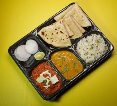 Jain Paneer Butter Masala Thali