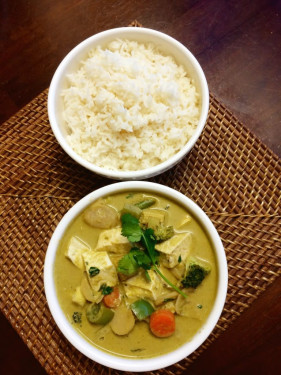 Veg Green Thai Curry With Rice