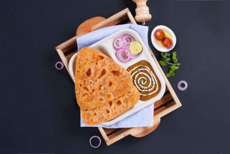 Dal Makhani Con Paratha Lunchbox Y Gulab Jamun (2 Piezas) Combo