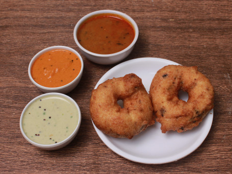 Medu Vada (4 Pcs) [Served With Chutney And Sambhar.