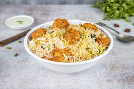 Pollo Lucknowi Tikka Dum Biryani (1 Porciones)