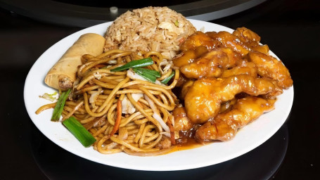 D10. General Tso Chicken Vegetable Lo Mein Combo Zuǒ Zōng Jī Shū Cài Chǎo Miàn Tào Cān