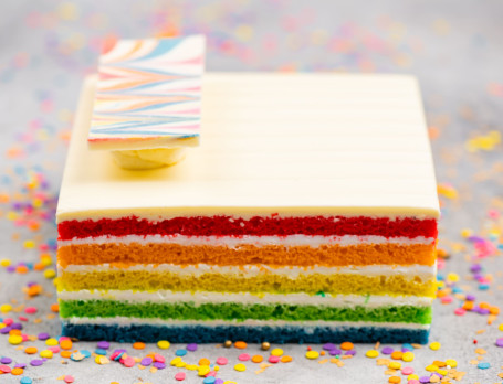 Rainbow Cake (900 Gms)