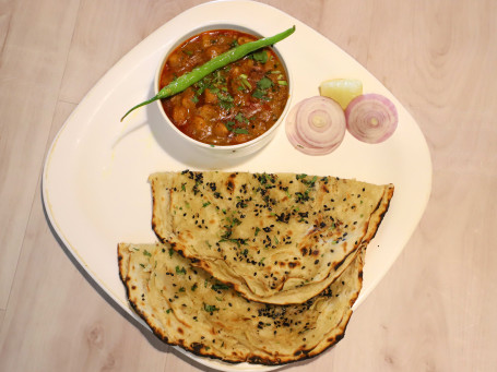 Mantequilla Chole Kulcha