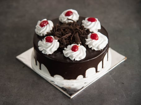 Black Forest Supreme Cake (1/2 Kg)