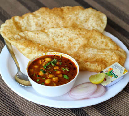 Chole Bhatoore (1 Pc)