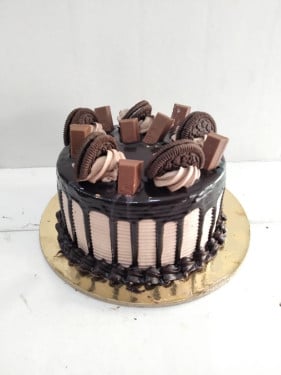 Chocolate Oreo Eggless Cake