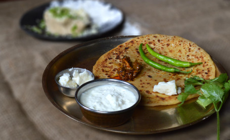 Lasan Cheese Da Paratha.