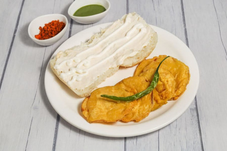 Classic Mayo Bhajiya Pav