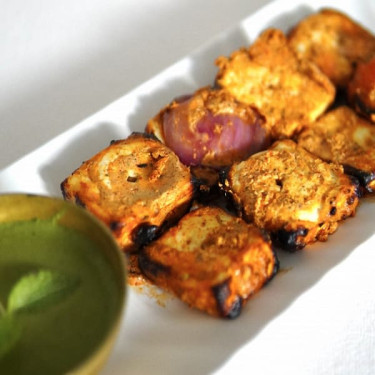 Paneer Lasooni Tikka [8 Piezas]