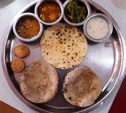 Gujarati Thali Meals