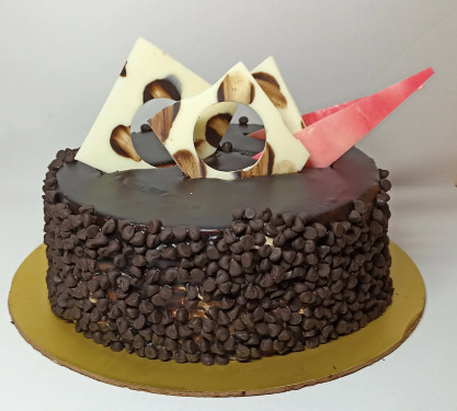 Chocolate Chips Cake (500 Ml)