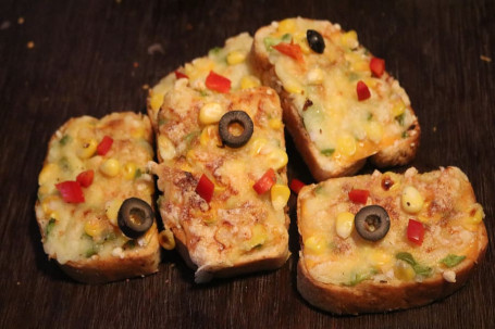 Corn-Veggie Garlic Bread