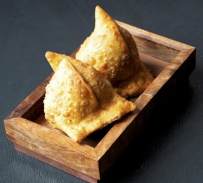 Samosa (2 Pcs) (250 Gms)