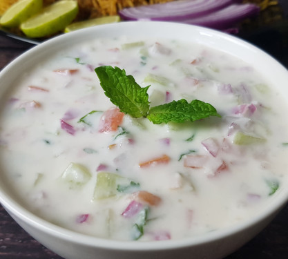 Salad Ccboondi Raita