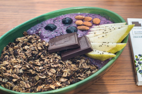 Blueberry Mocha Granola Smoothie Bowl