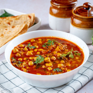 Punjabi Chole With Paratha