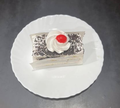 Black Forest Pastry Per Piece)