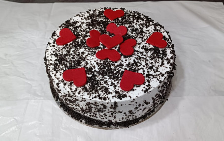 Eggless Black Forest Cake (500 Gms) With Knife And 2 Candels