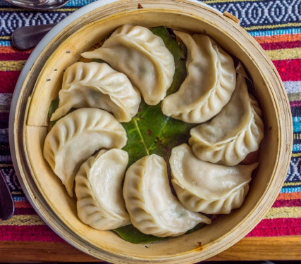 Soya Steamed Momos (8 Pieces)