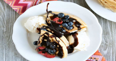 Ice Cream And Choco Fudge Sundae Waffwich