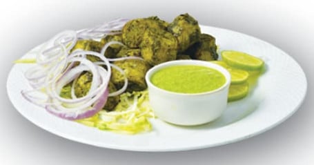 Special Haryali Chaap (Served With Green Chutney Onions)