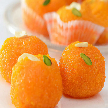 Desi Ghee Kesar Laddu