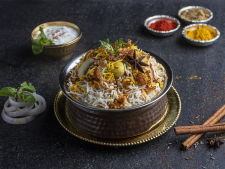 Lucknowi Chicken Dum Biryani With Raita