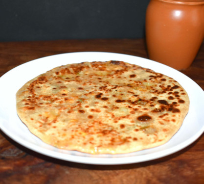 Aloo Pyaz Paratha Pickle