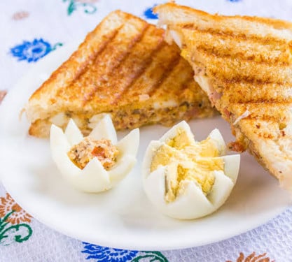 Eggatarian Sandwich