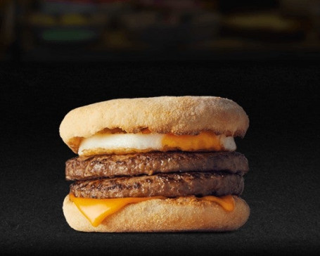 Mcmuffin De Huevo Con Doble Salchicha