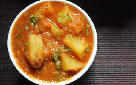 Punjabi Aloo Masala (Completo)