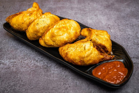 Fried Pizza Momos Non Veg (4 Pieces)