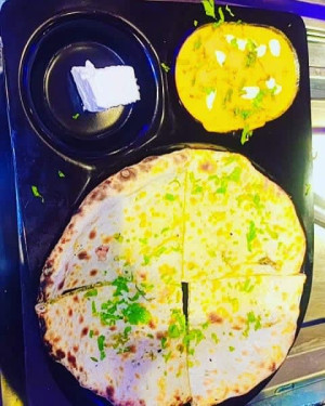 Shahi Dal Kulcha