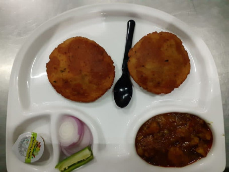 Bedmi Poori Bedai With Aloo Sabzi