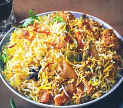 Paneer Lucknowi Biryani Raita