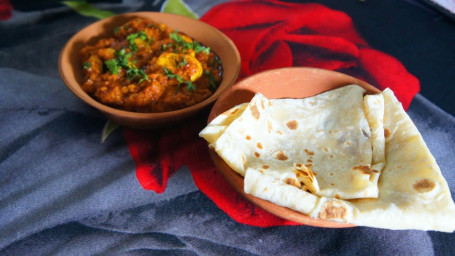 Handi Paneer (250Gm) Butter Tawa Roti (5 Pc) Sweet Lassi (300Ml)