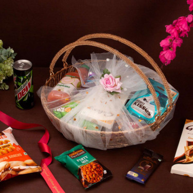 Rakhi Hamper 11