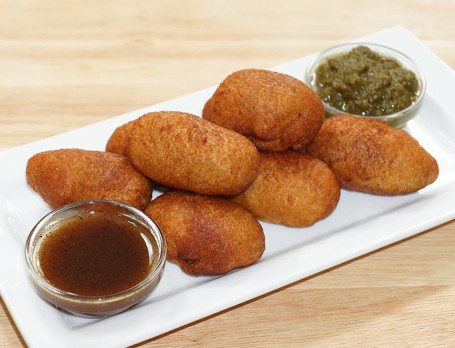 Aloo Cheese Bread Rolls (4 Pcs)