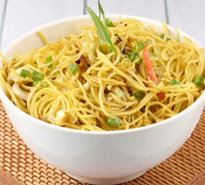 Noodles Veg Chowmein /Hakka /Garlic