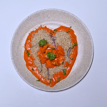 Stuffed Cottage Cheese And Herbs Brown Rice With Peri Peri Sauce