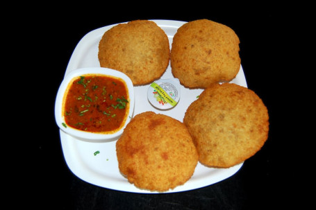 10 Poori With Aloo Chole Ki Sabji