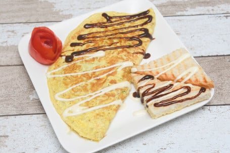 Chicken Omelette (Served With Toasted Bread)