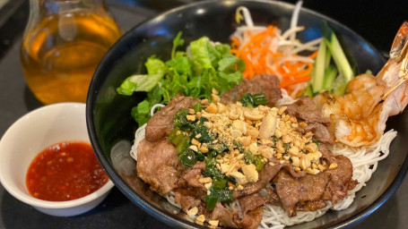 Bun Tom Thit Nuong Grilled Shrimp Beef Or Pork Over Rice Noodles