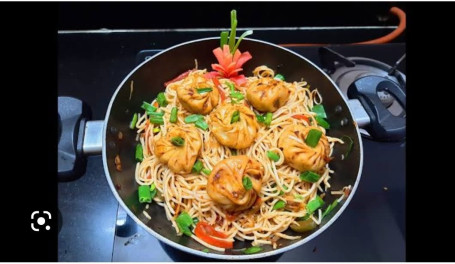 Paneer Mix Chowmein Momos