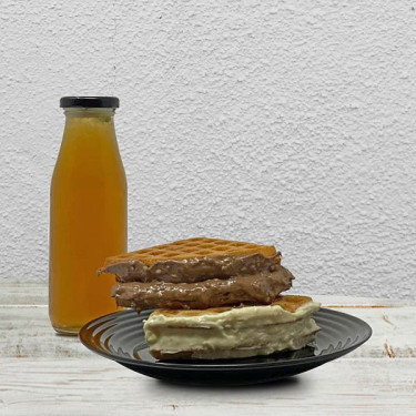 Buy Any 2 Waffwiches And Get A Lemon Iced Tea Free