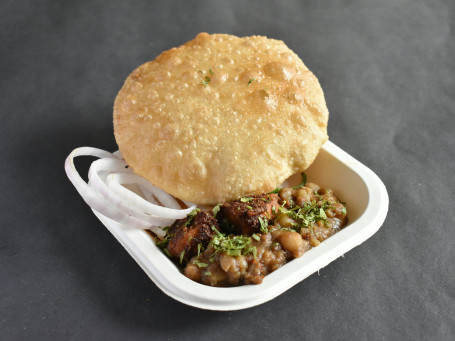 Puri With Aloo Matar